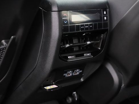 New 2025 Jeep Grand Cherokee L Altitude image 18