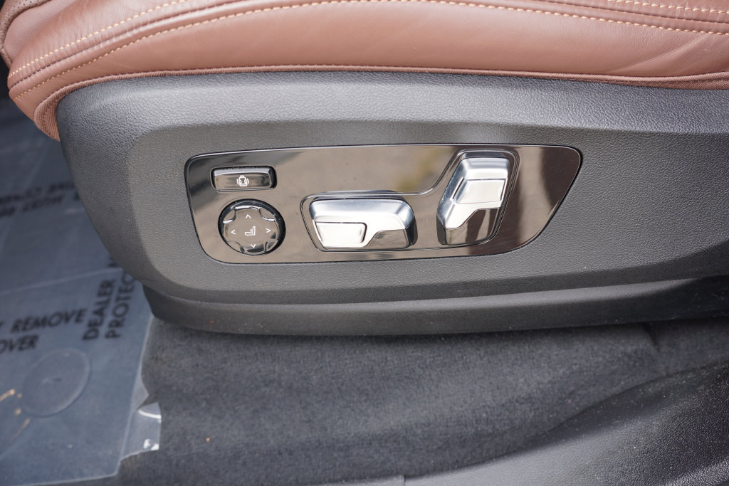 Used 2023 BMW X5 xDrive40i w/ M Sport Package AWD/4WD image 26