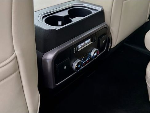 Used 2019 Ford Expedition Platinum image 28