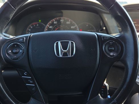 Used 2015 Honda Accord Sport image 12