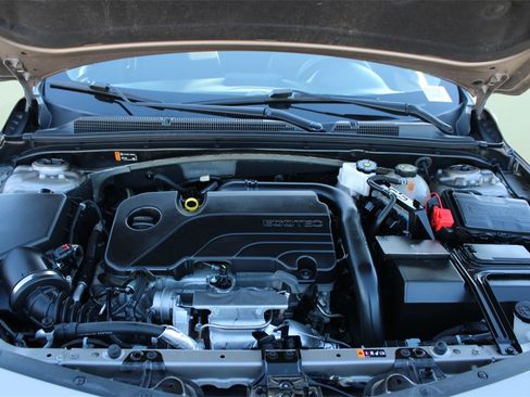 Used 2024 Chevrolet Malibu LT image 14