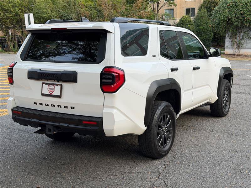 Used 2025 Toyota 4Runner SR5 AWD/4WD image 9