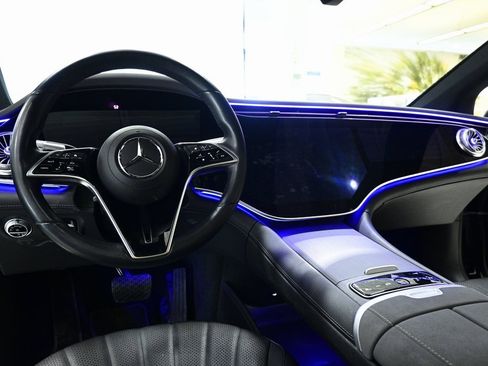 Certified 2022 Mercedes-Benz EQS 580 4MATIC Sedan image 11