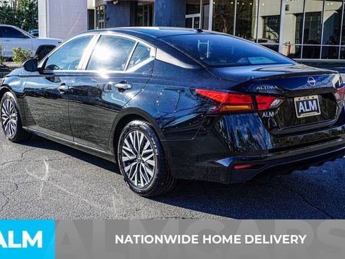 Used 2024 Nissan Altima 2.5 SV image 4