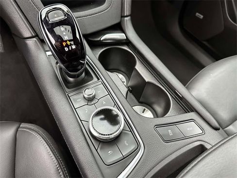 Used 2025 Cadillac XT6 Premium Luxury image 34