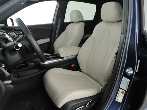 Used 2025 Acura RDX SH-AWD image 10