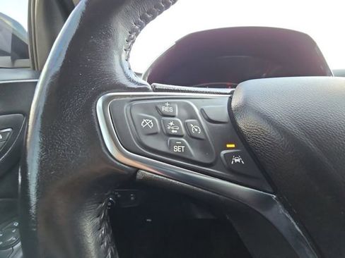 Used 2021 Chevrolet Equinox LT image 11