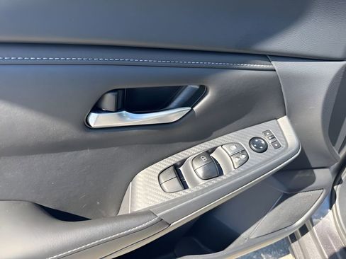 Used 2025 Nissan Sentra SV image 23