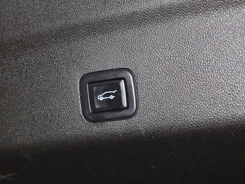 Used 2021 Chevrolet Tahoe Z71 image 55