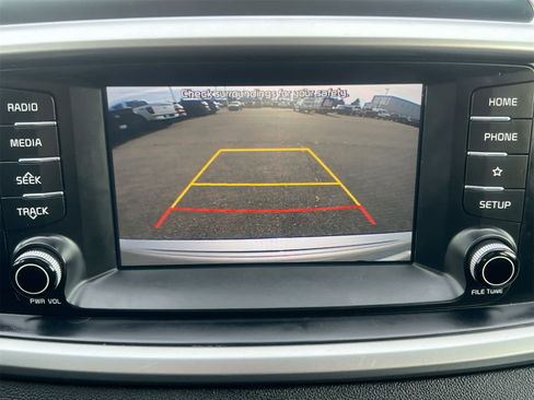 Used 2020 Kia Sorento LX image 30