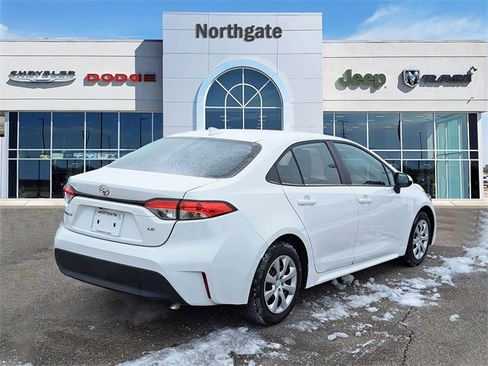 Used 2024 Toyota Corolla LE image 4