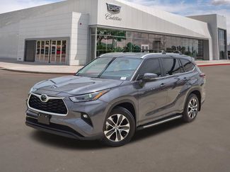 Used 2024 Toyota Highlander XLE FWD video 1
