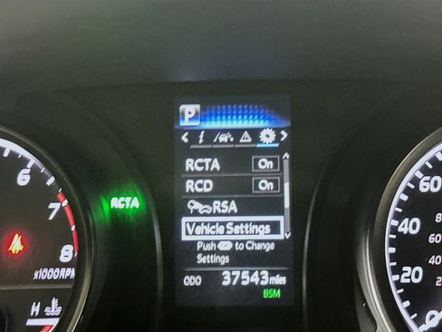 Used 2024 Toyota Camry SE image 19