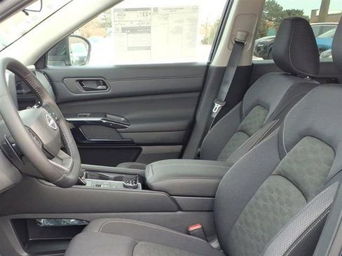 New 2026 Nissan Pathfinder SV image 26