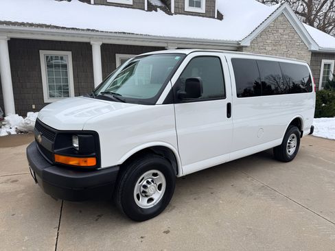 Used 2015 Chevrolet Express 2500 LS image 2