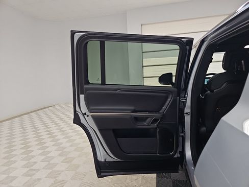 Used 2024 Rivian R1S Adventure AWD/4WD image 17
