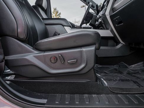 Used 2022 Ford F250 Lariat w/ Black Appearance Package image 37