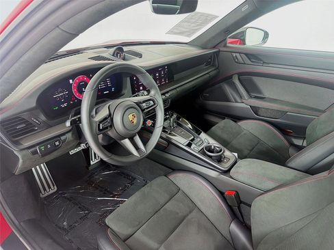 Certified 2025 Porsche 911 Carrera GTS image 4
