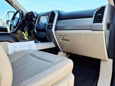 Used 2021 Ford F250 Lariat w/ Lariat Value Package AWD/4WD image 10