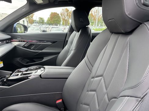 Used 2026 BMW i5 eDrive40 w/ M Sport Package image 16