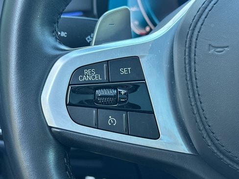 Used 2020 BMW 530e w/ M Sport Package image 29