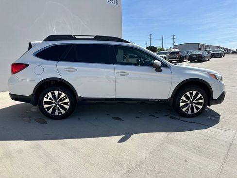 Used 2017 Subaru Outback 2.5i Limited AWD/4WD image 6