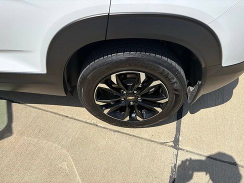 Used 2023 Chevrolet TrailBlazer LT w/ Convenience Package AWD/4WD image 22