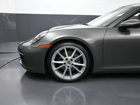 Certified 2022 Porsche 911 Carrera RWD image 12