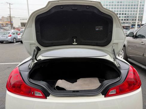 Used 2009 INFINITI G37 Journey w/ Premium Pkg image 40