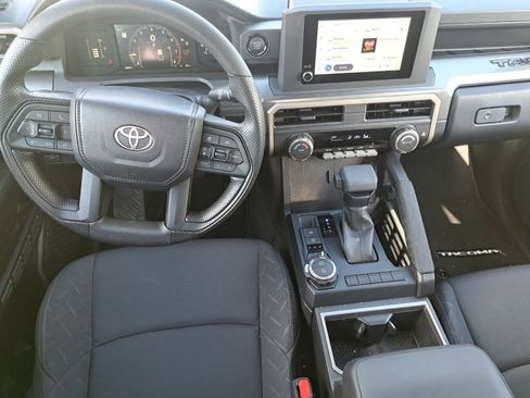 Used 2025 Toyota Tacoma SR5 AWD/4WD image 20