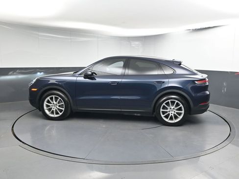 Certified 2024 Porsche Cayenne Coupe AWD/4WD image 2