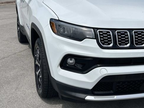 Used 2025 Jeep Compass Limited AWD/4WD image 11