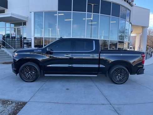 Used 2022 Chevrolet Silverado 1500 High Country w/ Technology Package image 4