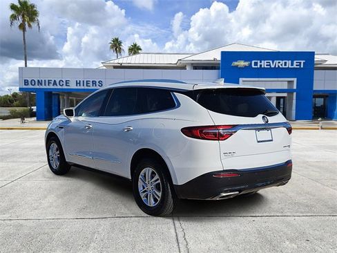 Used 2018 Buick Enclave Essence image 3