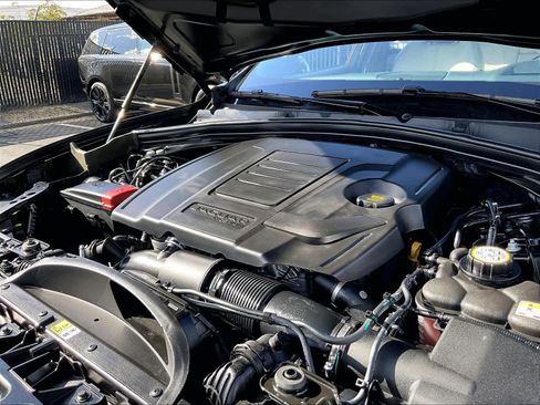 Used 2025 Jaguar F-PACE R-Dynamic S image 32