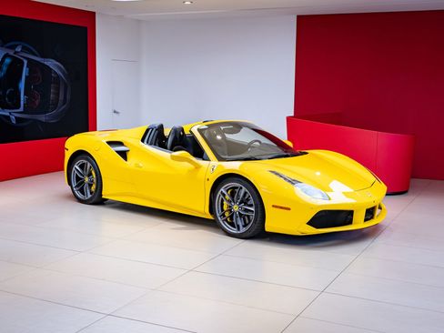 Certified 2019 Ferrari 488 Spider RWD image 1