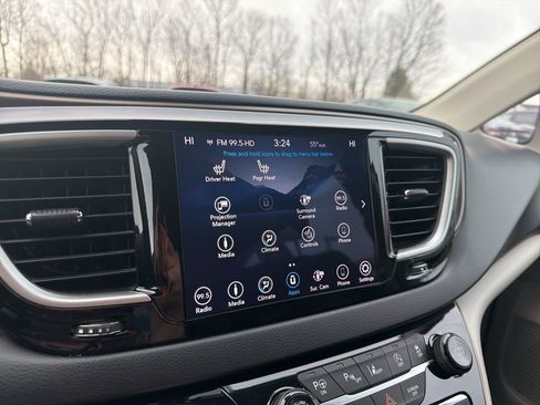 Used 2018 Chrysler Pacifica Touring-L w/ Advanced Safetytec Group image 33