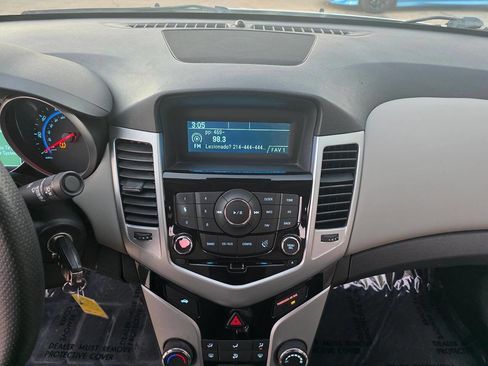 Used 2016 Chevrolet Cruze LS image 25