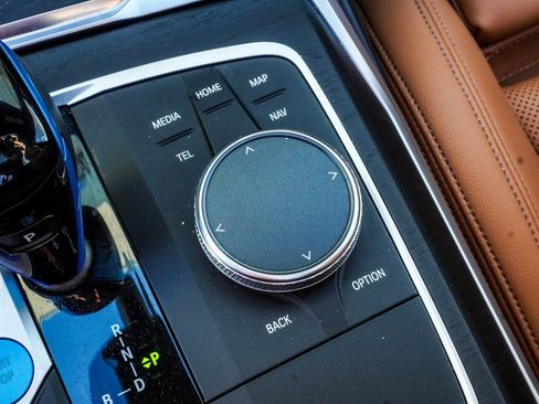 Used 2022 BMW i4 eDrive40 image 33