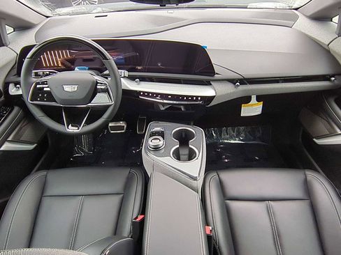 New 2026 Cadillac Optiq Luxury 1 image 13