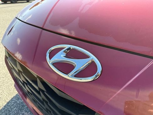 Used 2022 Hyundai Elantra SEL FWD image 6