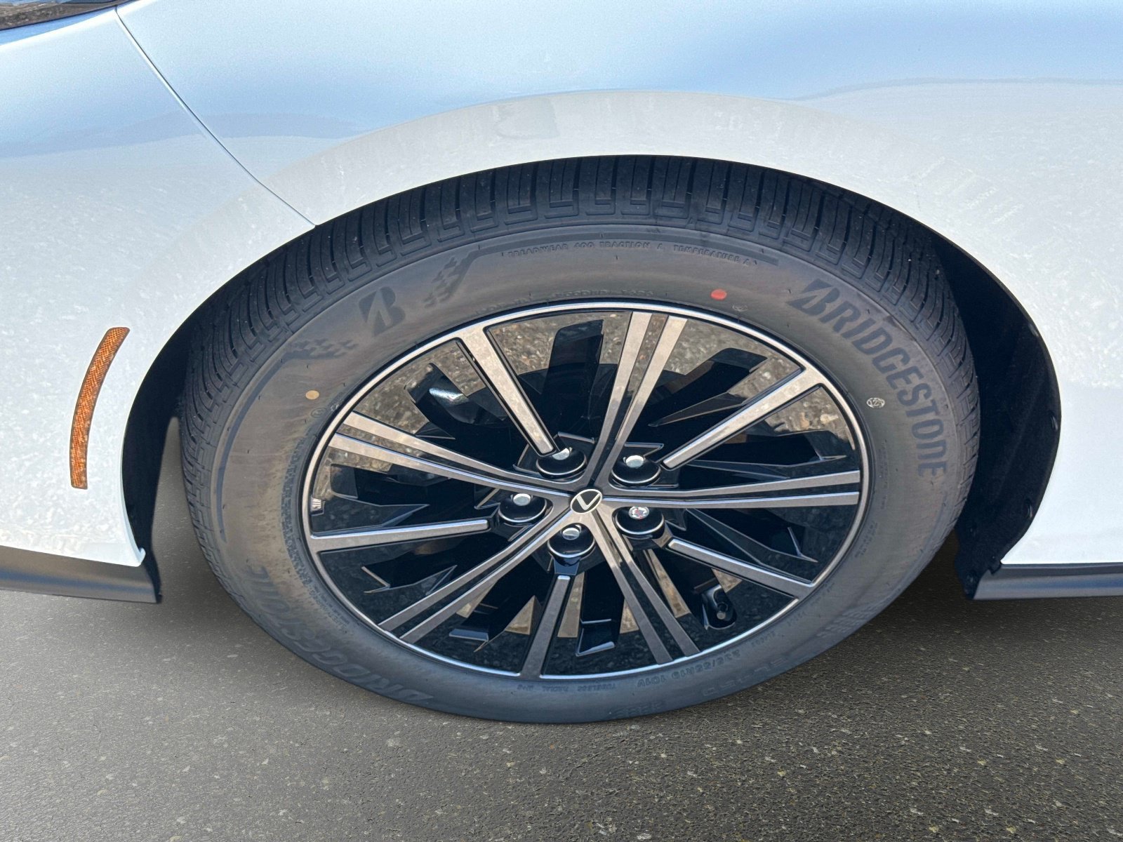 New 2026 Lexus ES 350h w/ Cold Area Package FWD image 10