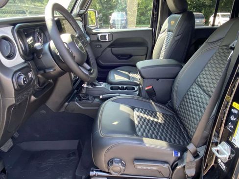 New 2025 Jeep Gladiator Sport image 15