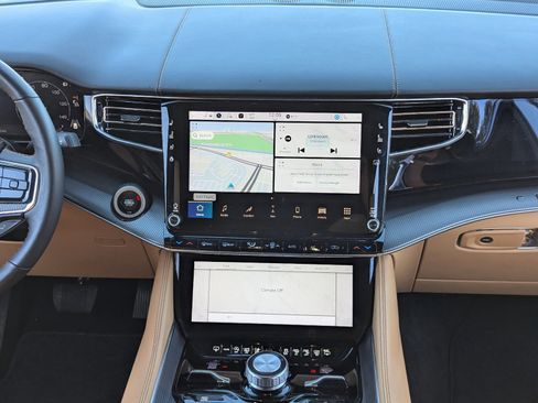 Used 2023 Jeep Grand Wagoneer Series III w/ Rear Seat Video Group 1 image 17