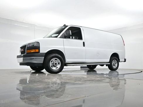 Used 2023 GMC Savana 2500 w/ Driver Convenience Package image 32
