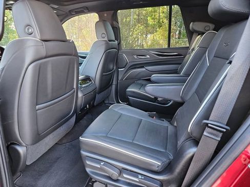 Used 2023 Cadillac Escalade Sport image 10