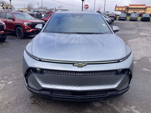 New 2026 Chevrolet Equinox EV LT image 9