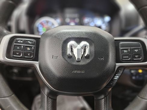 Used 2022 RAM 2500 Tradesman w/ Chrome Appearance Group AWD/4WD image 18