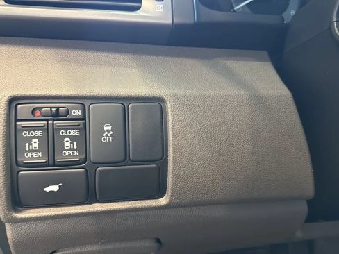 Used 2013 Honda Odyssey EX-L image 19