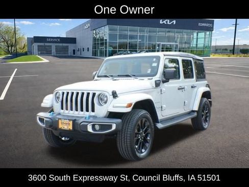 Used 2023 Jeep Wrangler Unlimited Sahara w/ Cold Weather Group AWD/4WD image 6